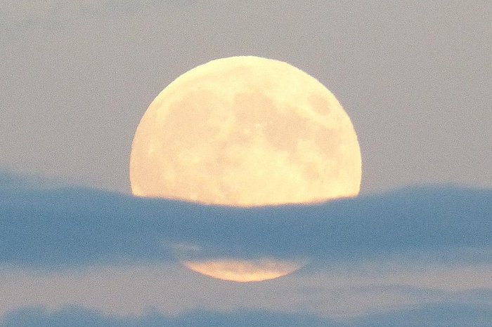 Ein Bild des Vollmondes